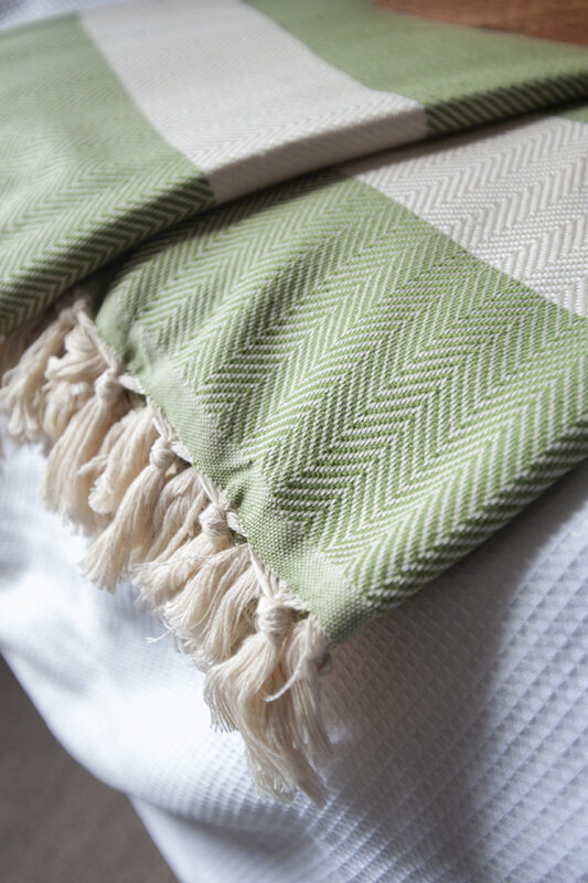 Herringbone-Olive-Green-Blanket-Extra-Large-Double-King-size-bed-Cotton