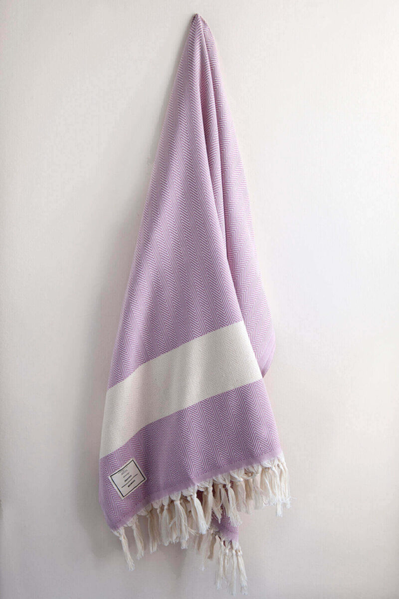 Hamam-Square-Original-Turkish-Herringbone-Dusty-Pink-beach-towel